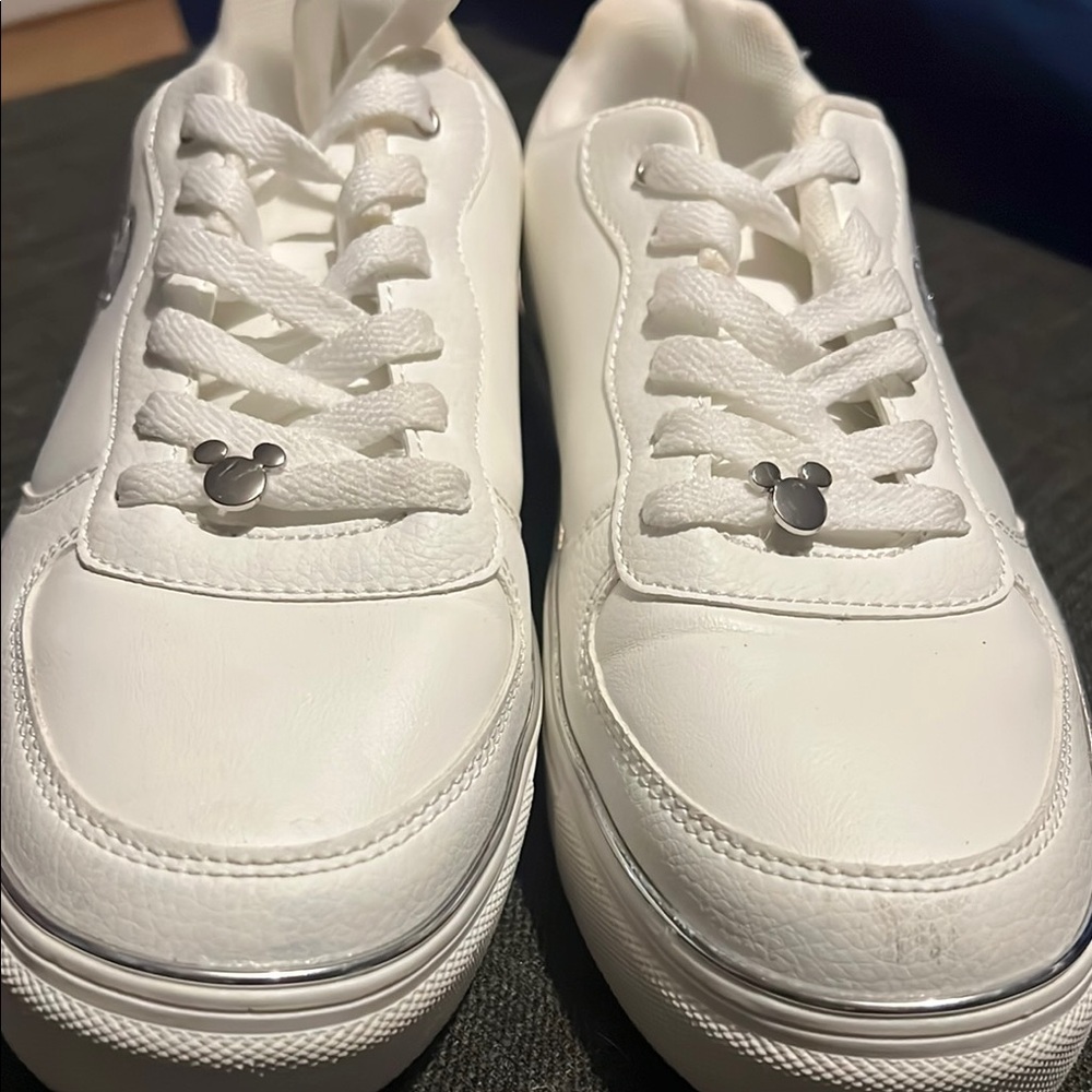 Mickey Mouse White Sneakers with Glitter Design - Picture 2 of 4